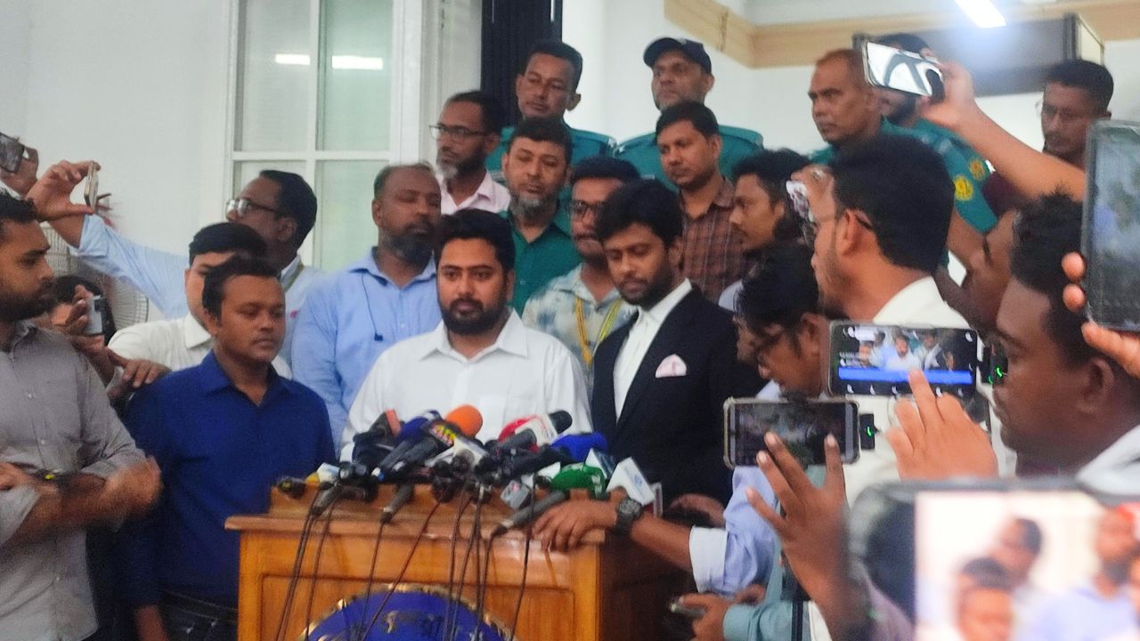 শেখ হাসিনার মামলায় আমিই হয়তো শেষ সাক্ষী: নাহিদ ইসলাম